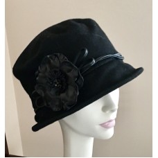 NWT BLACK Wool Fabric Hat w/Flower By Helen&apos;s Hats Packable Fully Lined  eb-46005840